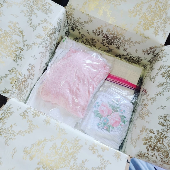 Ethereal Whimsical Vintage Pastel Cottagecore - Picture 9 of 16